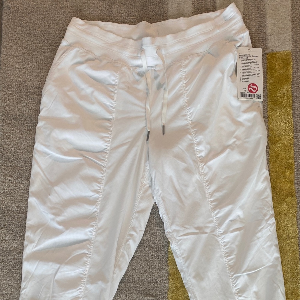 NWT* Lululemon Dance Studio Jogger Lined SIZE 12 (WHITE)
